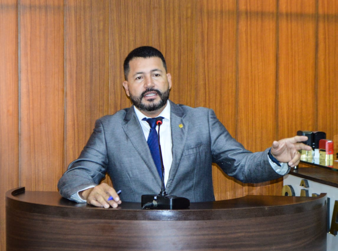 Vereador João Paulo requer manutenção do poço artesiano e caixa d’água da Feira Municipal de Tefé.