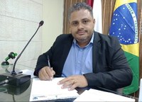 Vereador Missionário Daniel requer ao SAAE que solucione o problema de água na Rua Artur Rodrigues Alves. 